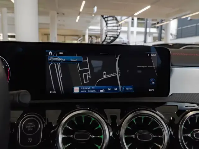 Mercedes-Benz CLA 180