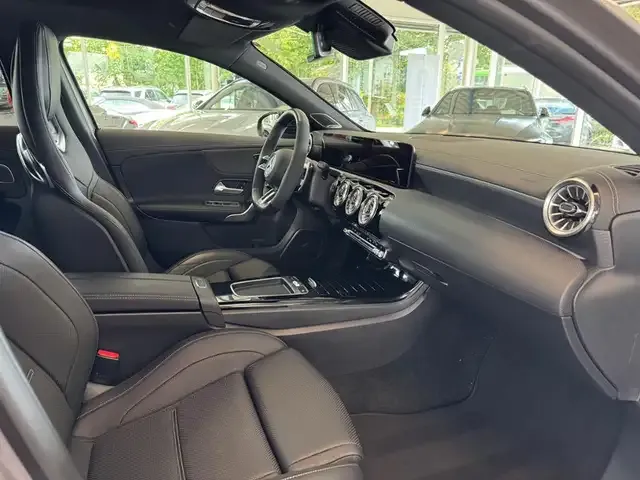 Mercedes-Benz A 35 AMG