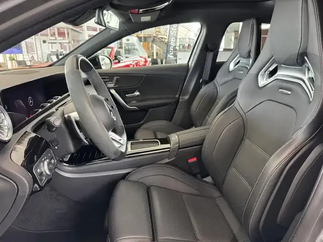 Mercedes-Benz A 35 AMG