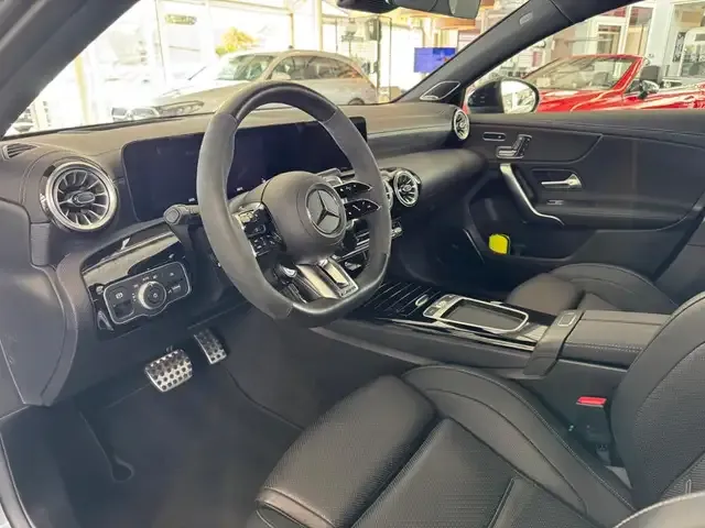 Mercedes-Benz A 35 AMG