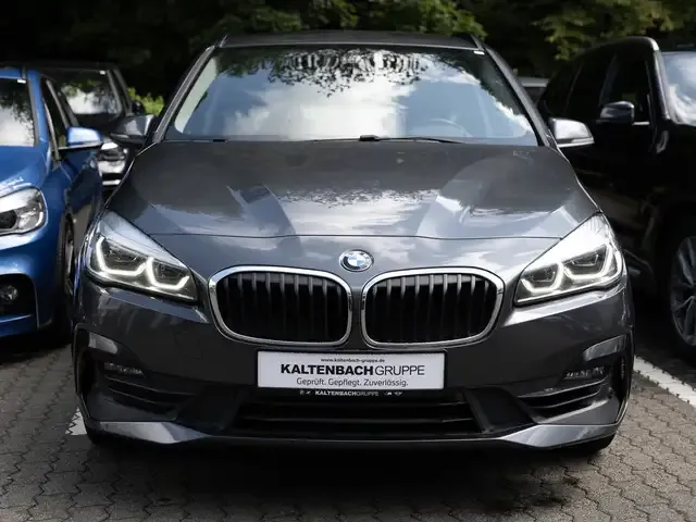 BMW 218