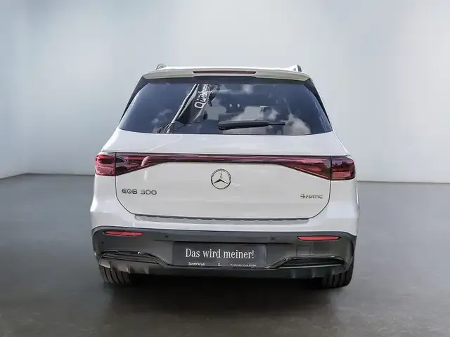 Mercedes-Benz EQB 300
