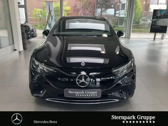 Mercedes-Benz EQE 300