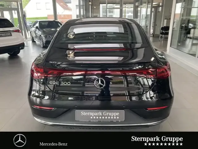 Mercedes-Benz EQE 300