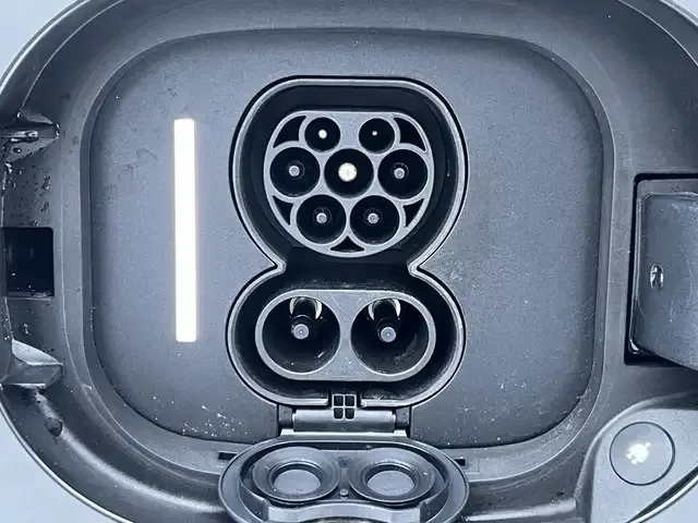 Mercedes-Benz EQE 53