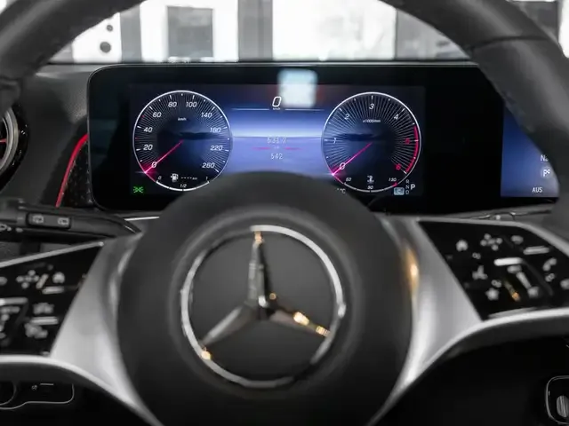 Mercedes-Benz GLB 200