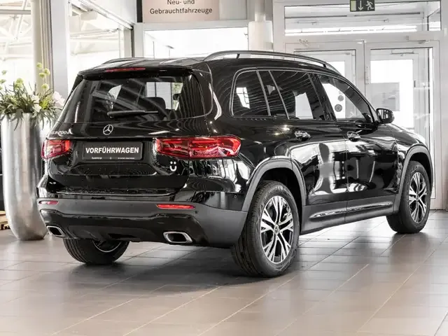 Mercedes-Benz GLB 200
