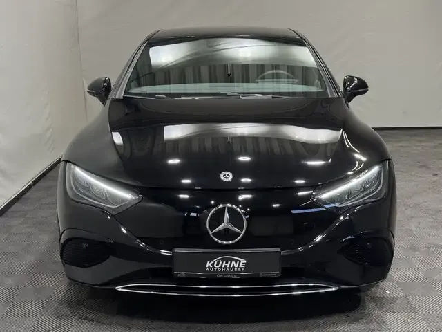 Mercedes-Benz EQE 300