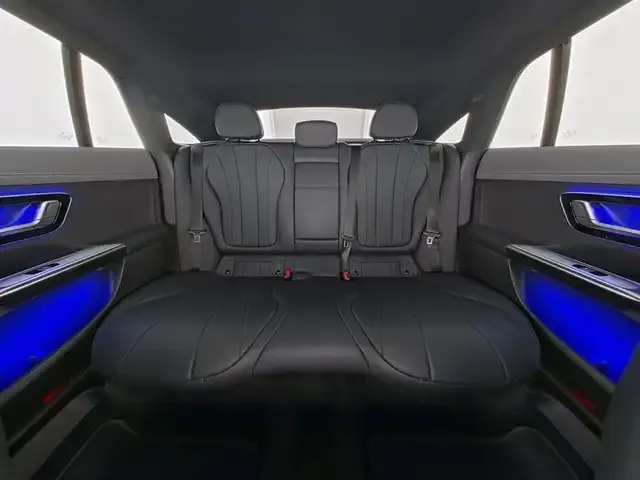 Mercedes-Benz EQE 300