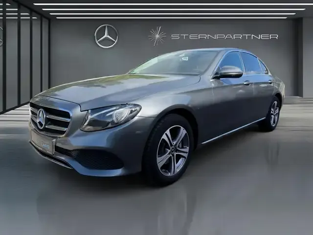 Mercedes-Benz E 200