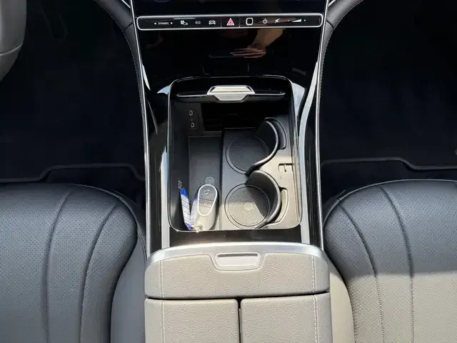 Mercedes-Benz EQE 300