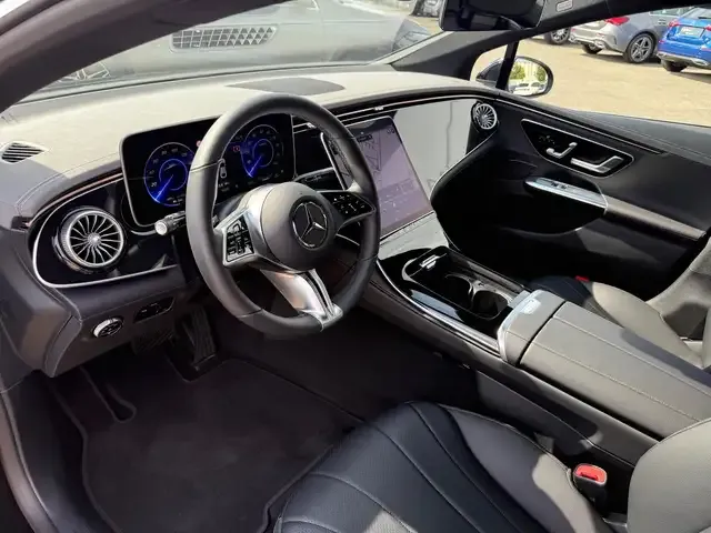 Mercedes-Benz EQE 300