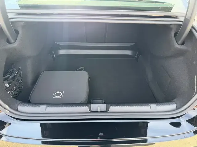 Mercedes-Benz EQE 300