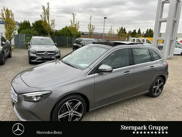 Mercedes-Benz B 220