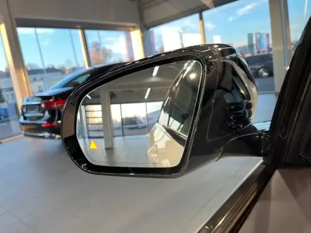 Mercedes-Benz E 63 AMG