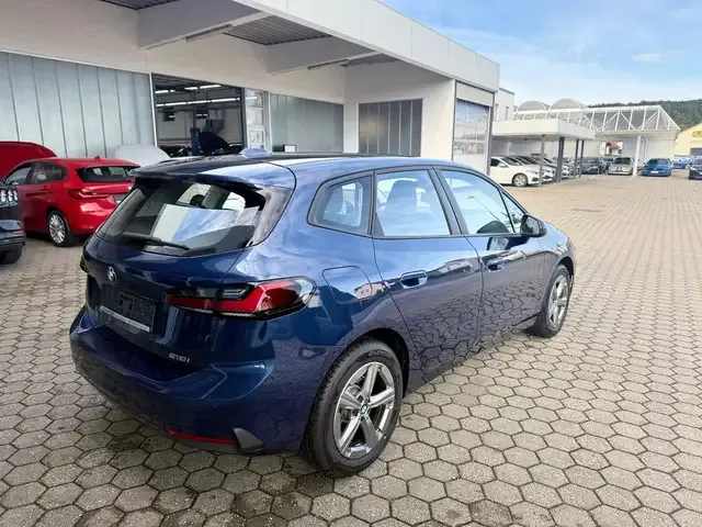 BMW 216