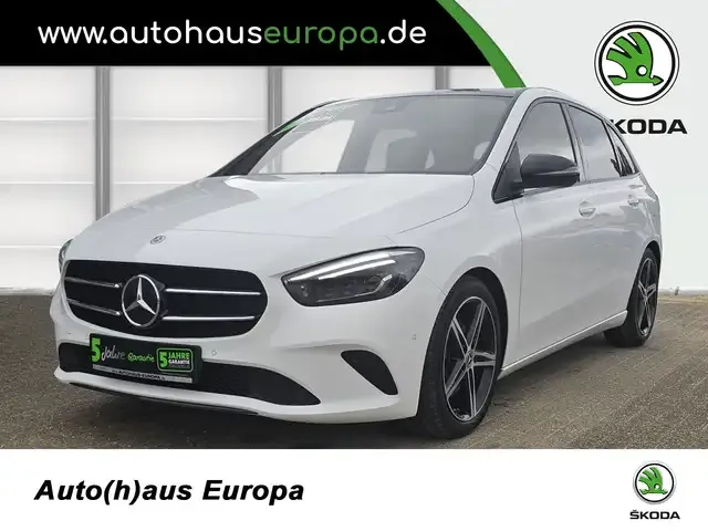 Mercedes-Benz B 220