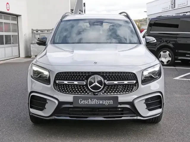 Mercedes-Benz GLB 200