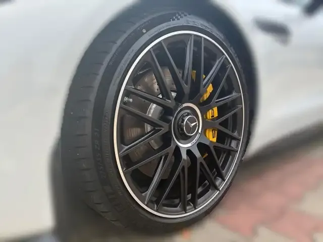 Mercedes-Benz SL 63 AMG