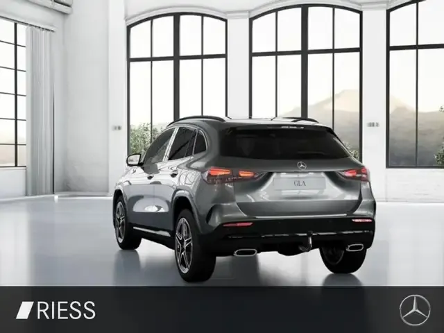Mercedes-Benz GLA 220