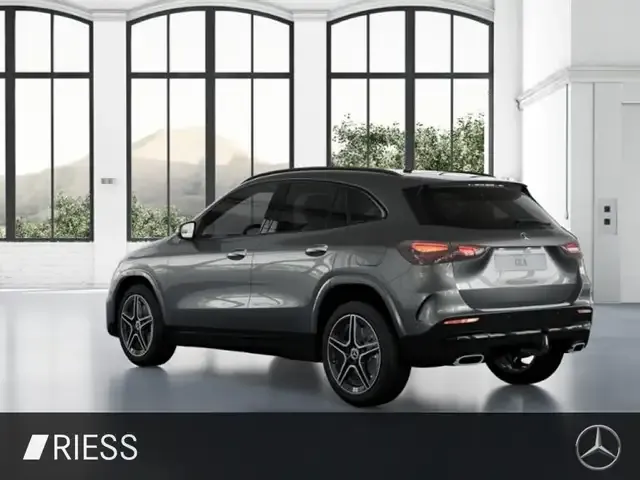 Mercedes-Benz GLA 220