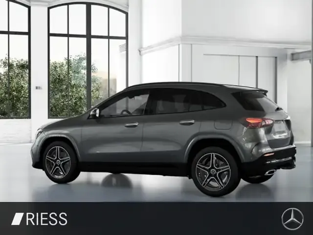 Mercedes-Benz GLA 220