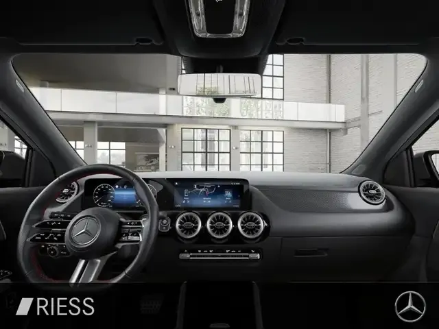 Mercedes-Benz GLA 220