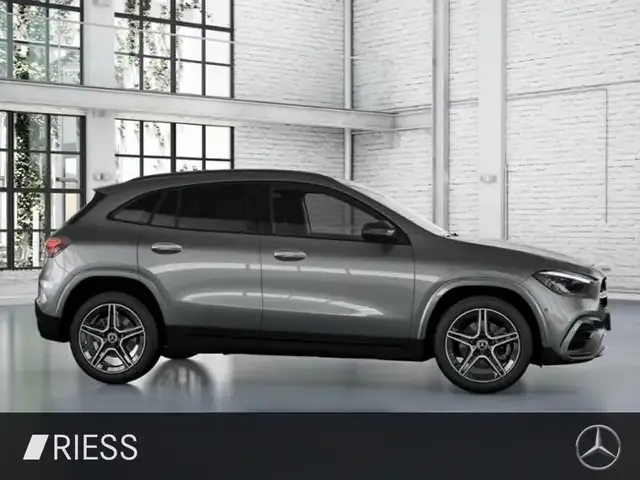 Mercedes-Benz GLA 220