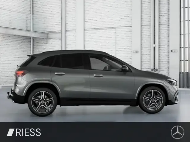 Mercedes-Benz GLA 220