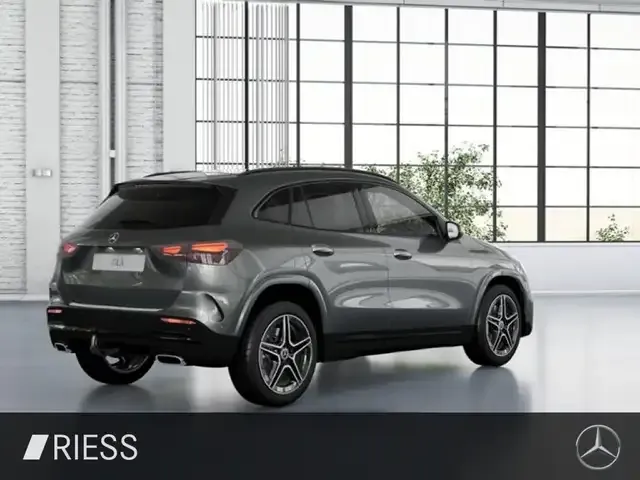 Mercedes-Benz GLA 220