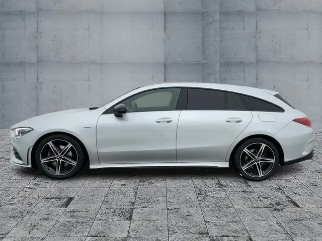 Mercedes-Benz CLA 200