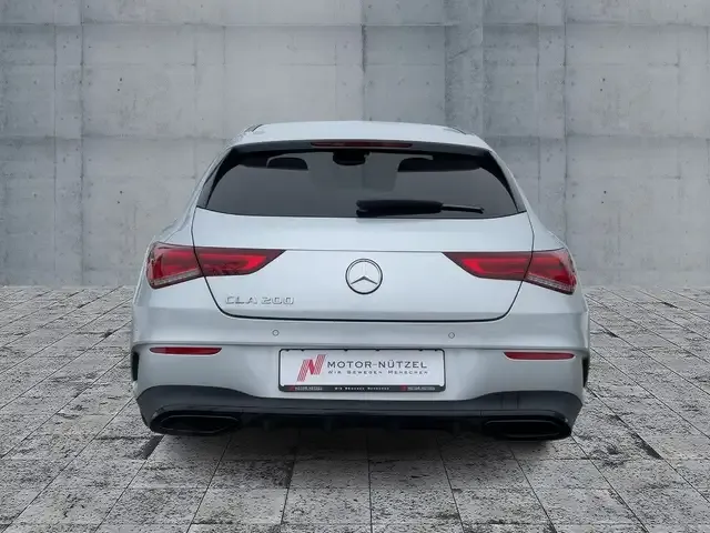 Mercedes-Benz CLA 200