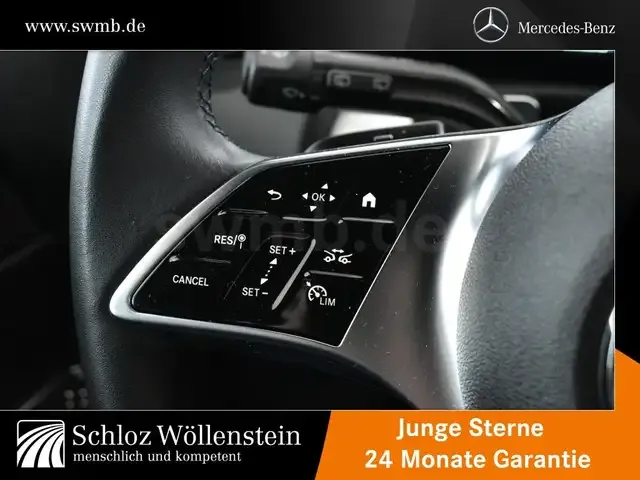 Mercedes-Benz GLB 220