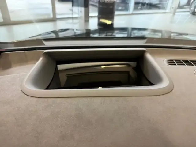 Mercedes-Benz EQE 350