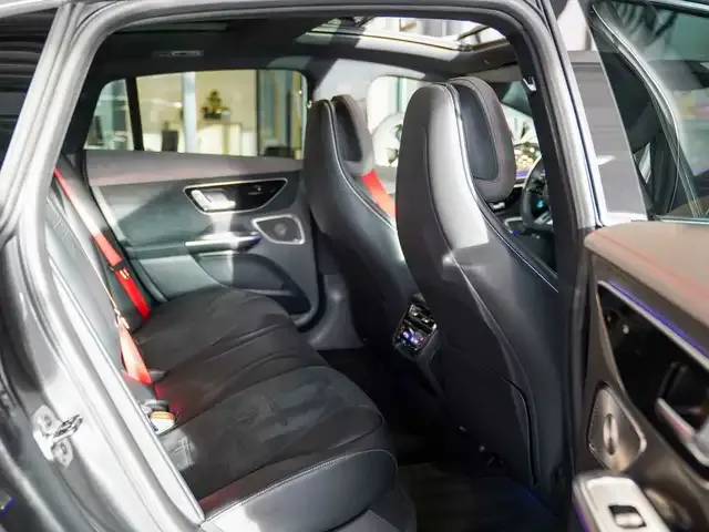 Mercedes-Benz EQE 43