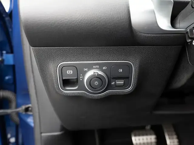Mercedes-Benz EQB 300