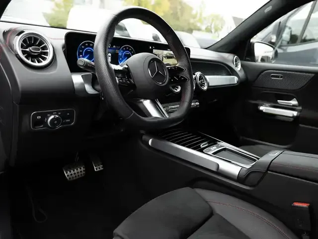 Mercedes-Benz EQB 300