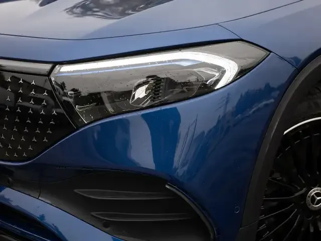 Mercedes-Benz EQB 300