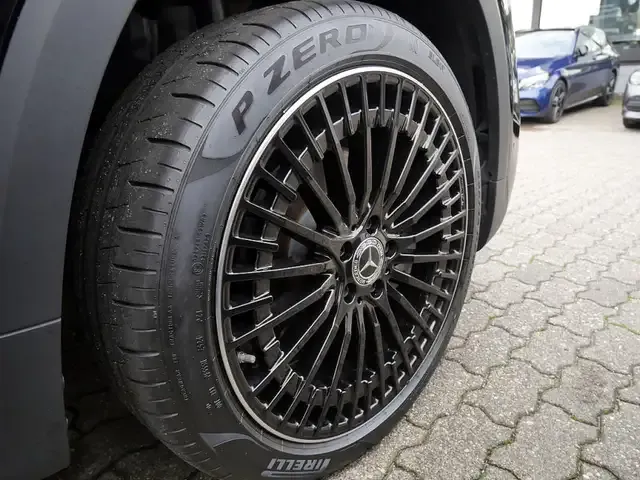 Mercedes-Benz EQB 300