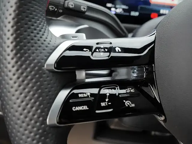 Mercedes-Benz EQB 300