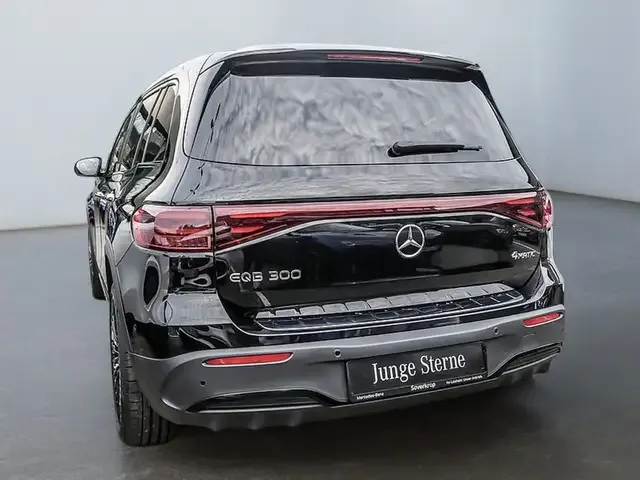 Mercedes-Benz EQB 300