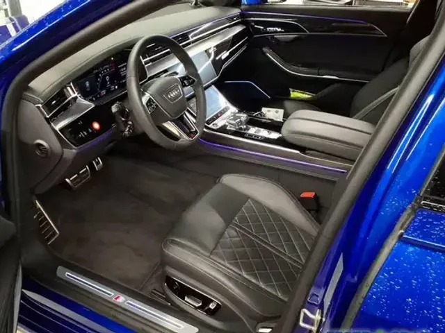 Audi S8