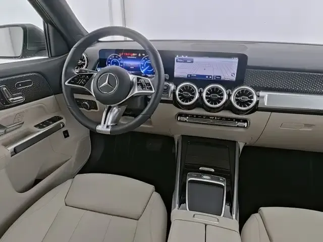 Mercedes-Benz EQB 300