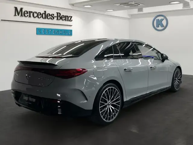 Mercedes-Benz EQE 43
