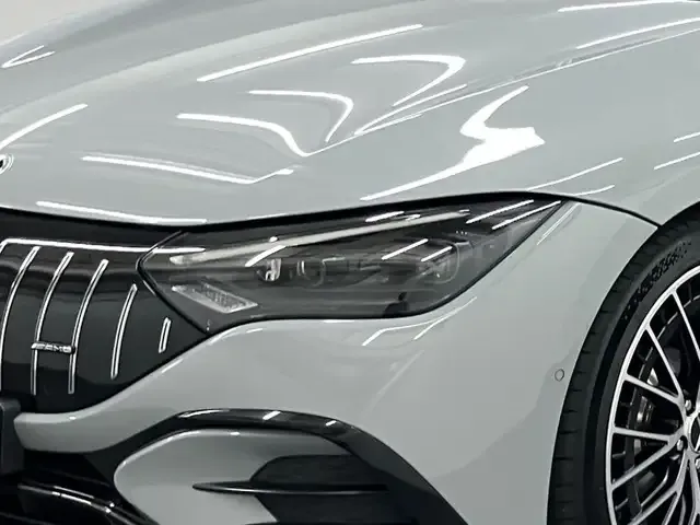 Mercedes-Benz EQE 43