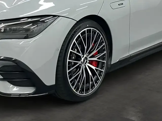 Mercedes-Benz EQE 43