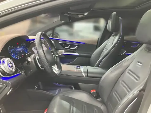 Mercedes-Benz EQE 43