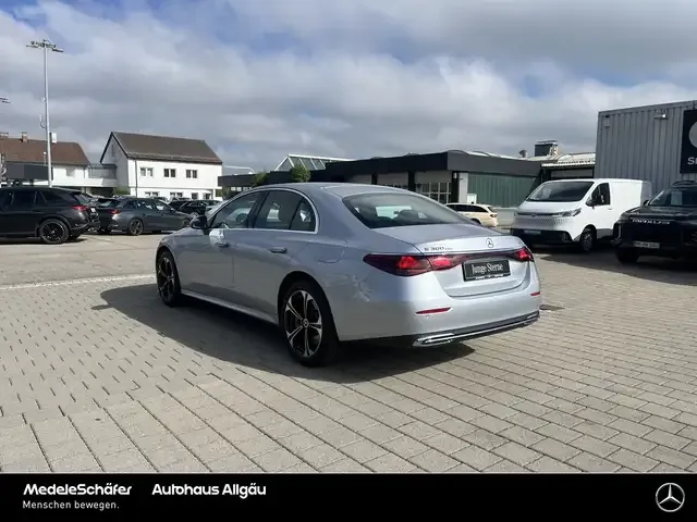 Mercedes-Benz E 300