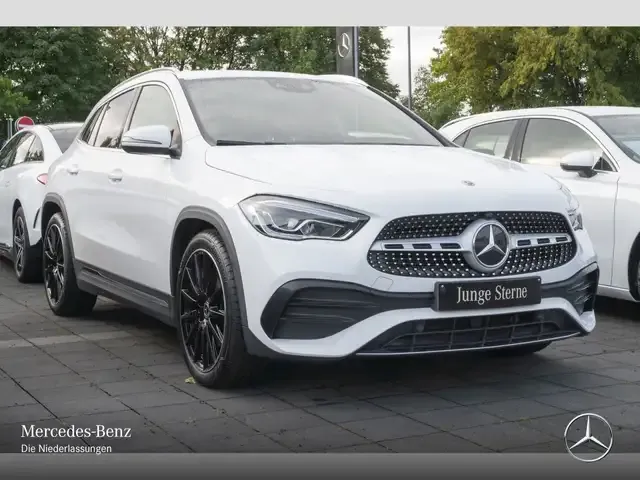 Mercedes-Benz GLA 200