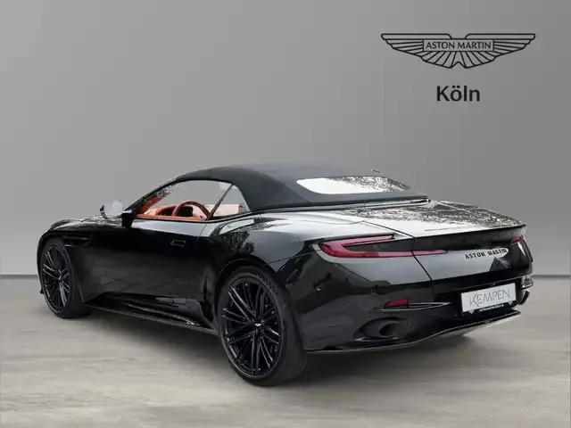Aston Martin DB12